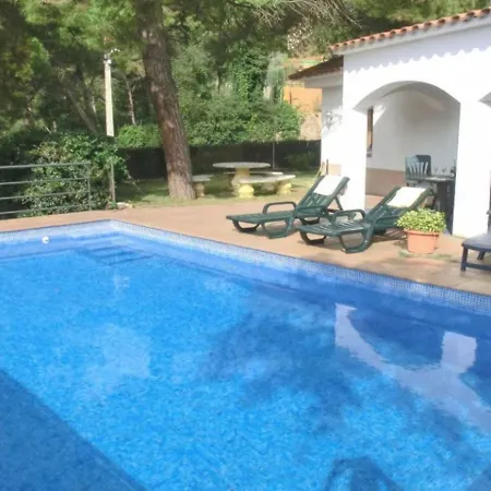 In Girona 4 Bedrooms 0310 *