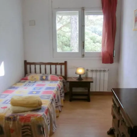 In Girona 4 Bedrooms 0310