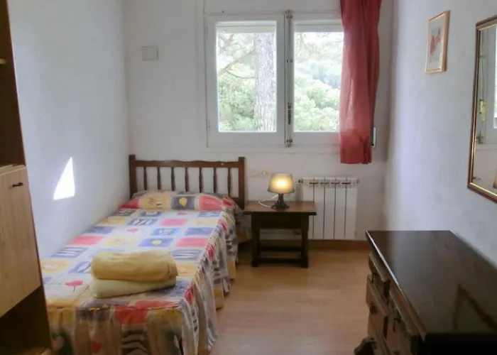 In Girona 4 Bedrooms 0310