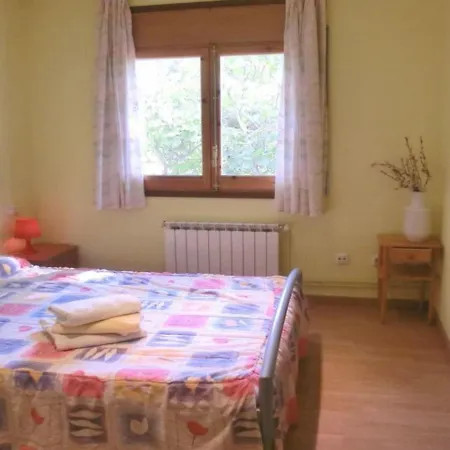 In Girona 4 Bedrooms 0310 *