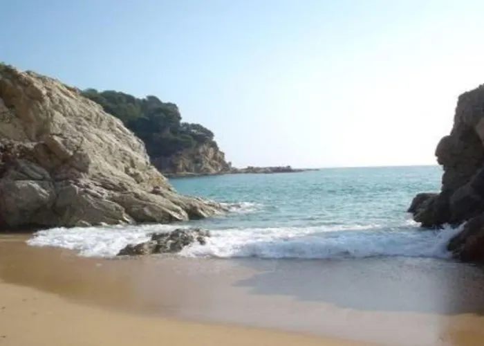 In Girona 4 Bedrooms 0310 *