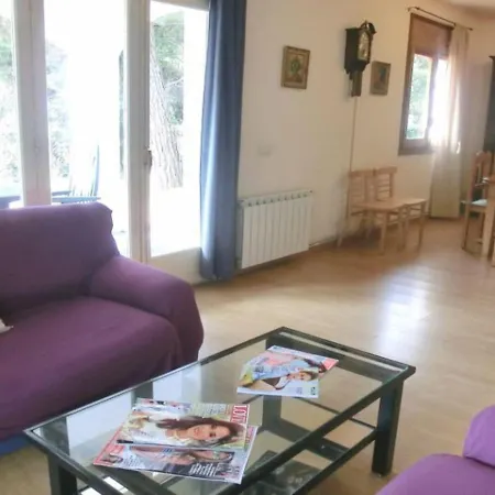 In Girona 4 Bedrooms 0310 滨海略雷特